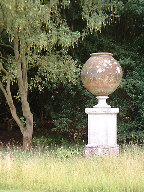 Beispiel für ein Urnengrab