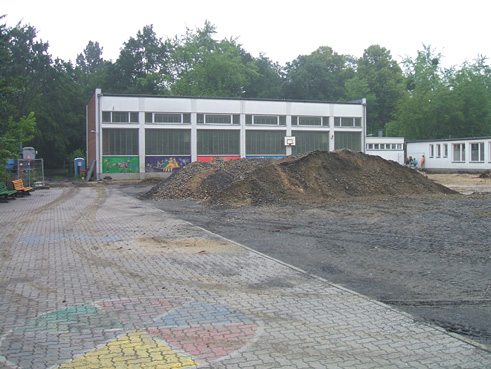 Projekt Schulhofumgestaltung Berlin-Steglitz - auf Bild klicken für Bestandssituation ...